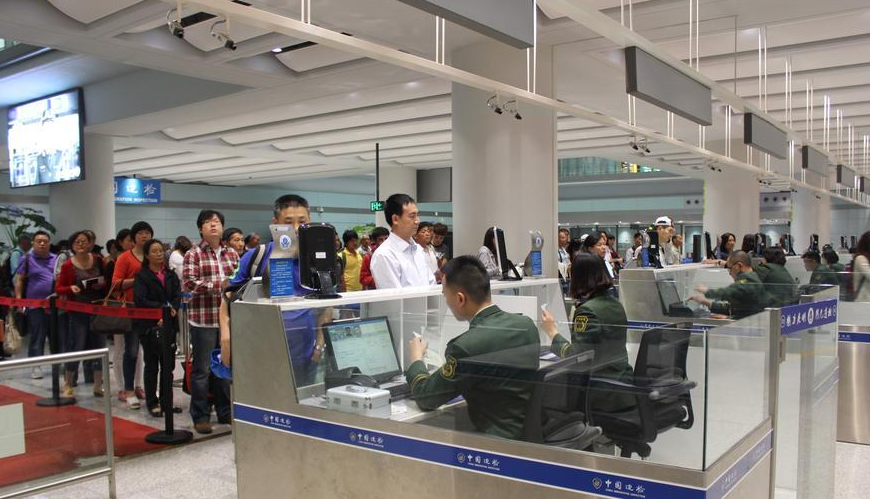 浙江人出境游有多热？出入境证件寄递量暴增超8倍！