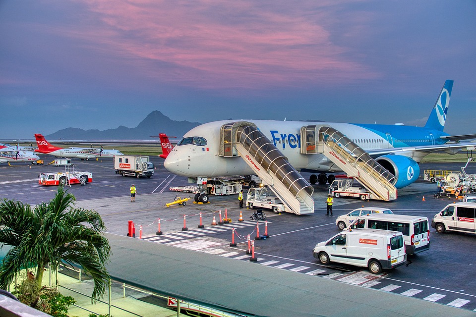 中法客运航班最高峰时期一天执行33班