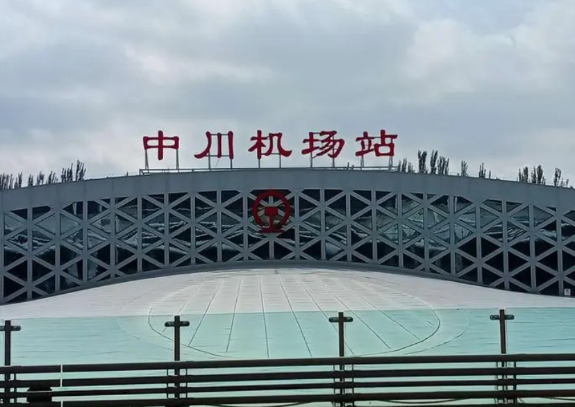 受沙尘暴影响兰州中川机场部分航班返航备降