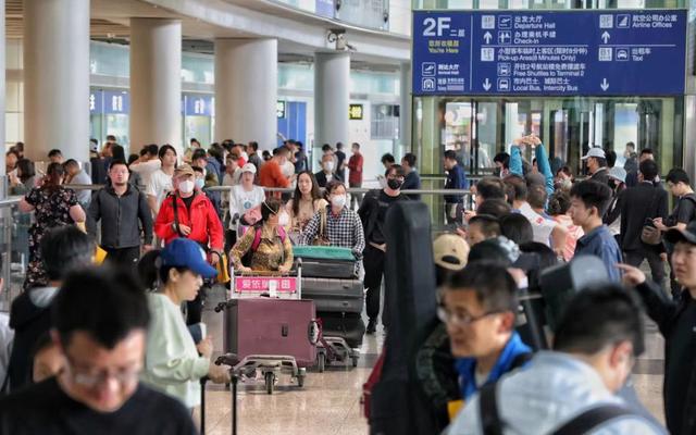 五一假期北京首都、大兴两机场日平均进出港航班1921架次 为去年同期6.2倍