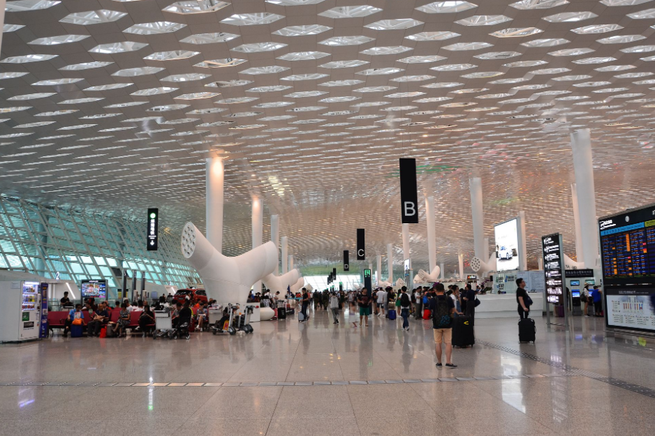 深圳机场逾八成航班实现“廊桥登机”