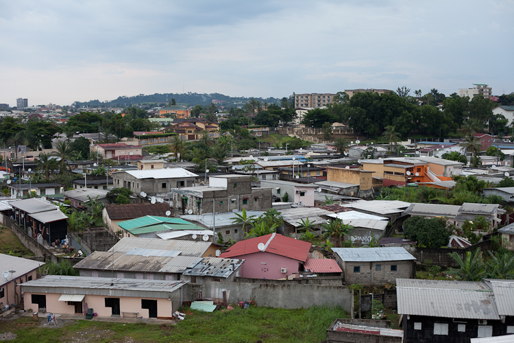 中使馆提醒：加蓬政府将对在加外国公民开展居留证件检查