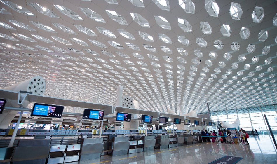 暑运首周，国际航班增长超7倍，深圳机场航班再创新高