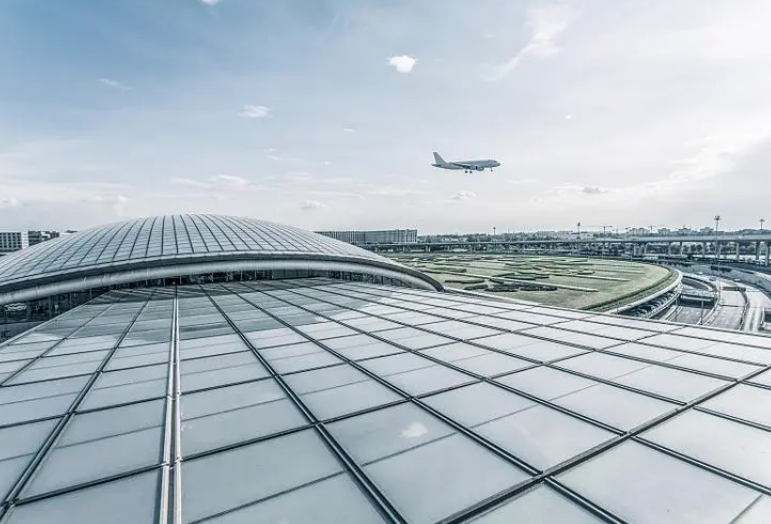 首都机场雷雨警报！请旅客密切关注航班动态