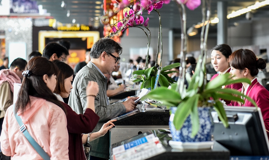 “双节”效应叠加 广州出境游市场高度活跃