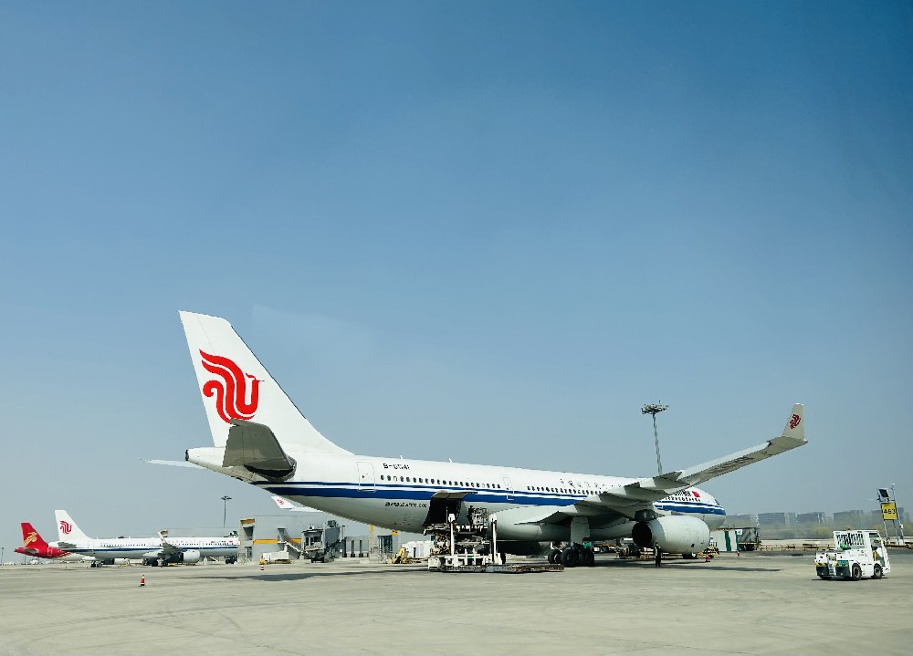 国庆假期北京两机场进出港航班15024架次