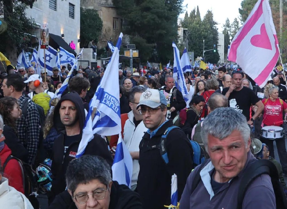 以色列暂停飞往其他国家航班