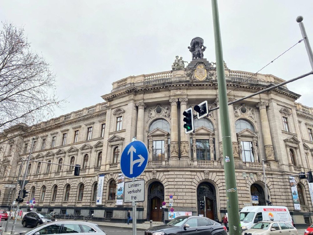 6月27日，海南航空北京—都柏林航线顺利复航