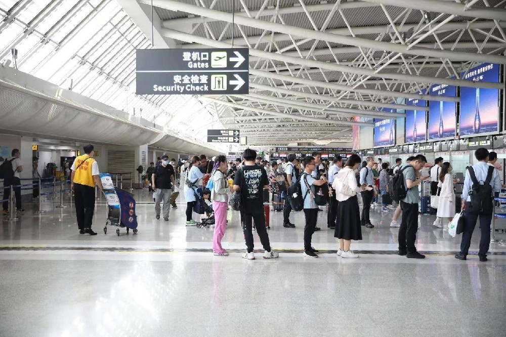 海口美兰机场进出港航班恢复正常运行